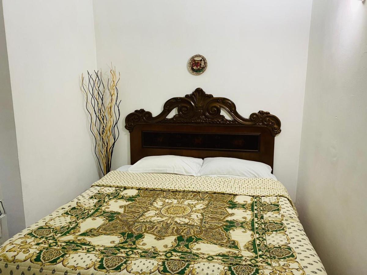 Roman Place Luaran gambar