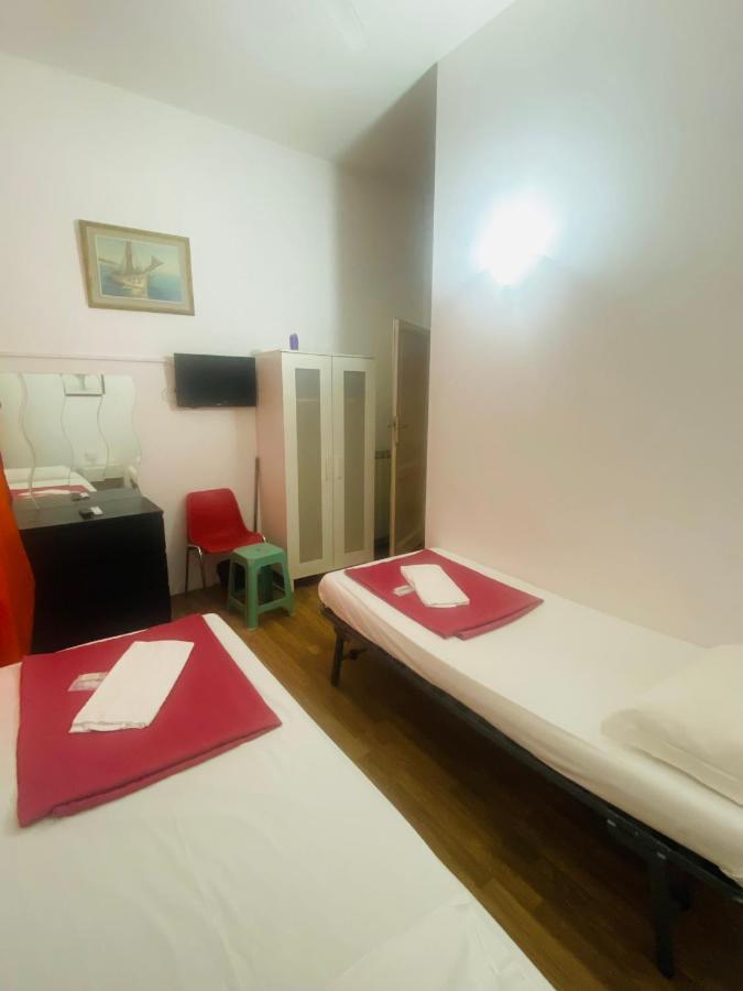 Roman Place Luaran gambar